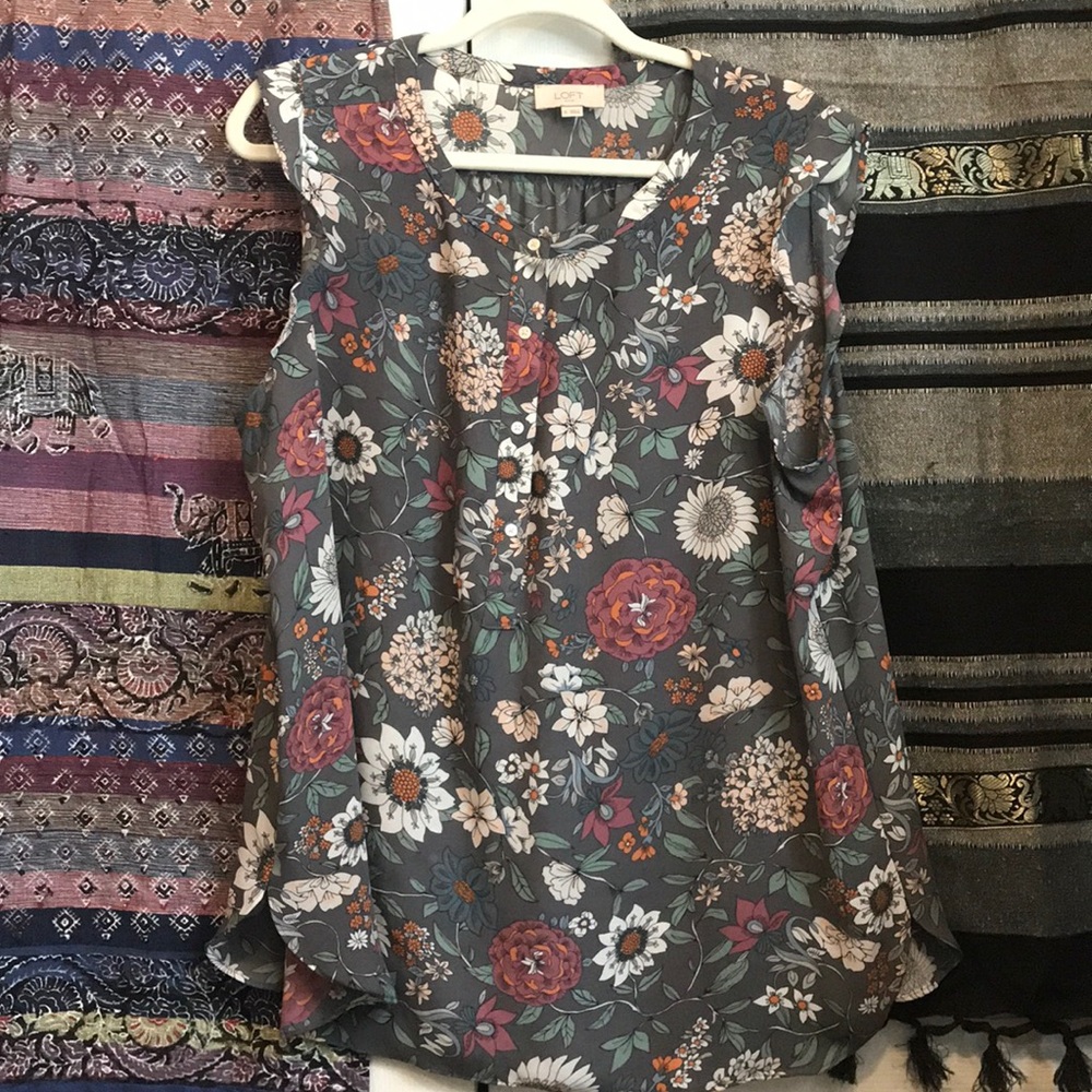 Loft flowy sleeve tank top!